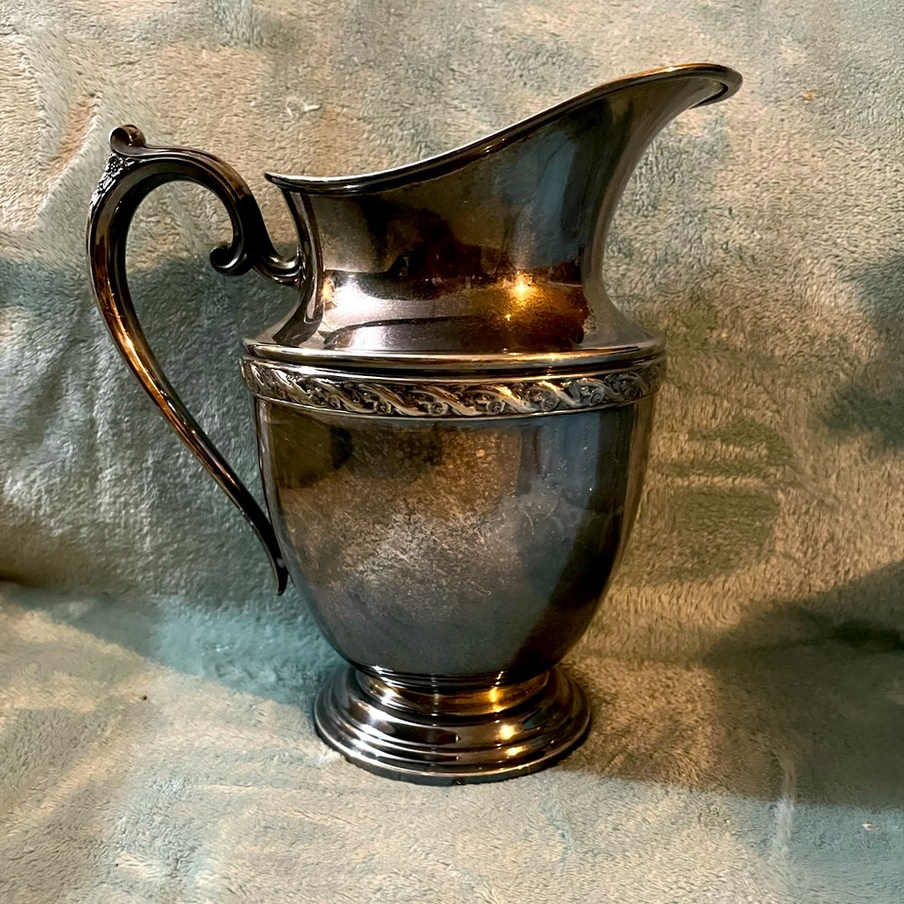 WM Rogers & Son Spring Flower Silver Plate Water Pitcher,Needs to shined up